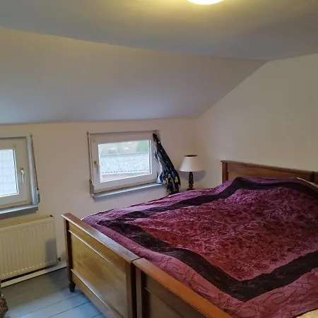 Gemuetliche Dachgeschosswohnung 아파트 Burg Stargard