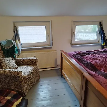 아파트 Gemuetliche Dachgeschosswohnung