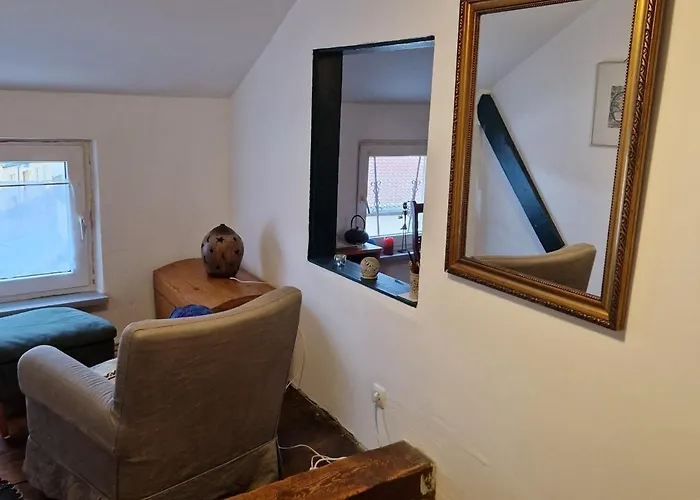 아파트 Gemuetliche Dachgeschosswohnung *